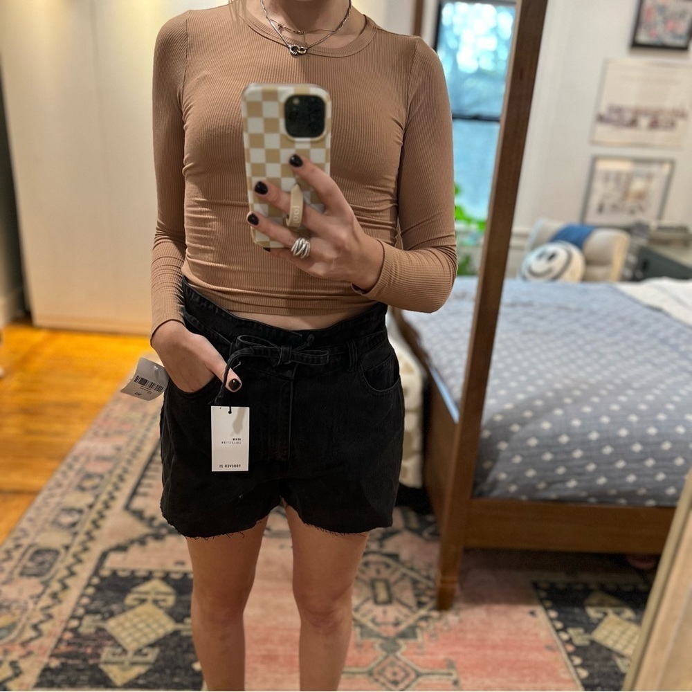 NWT Forever 21 High Waisted Jean Short - Black - Picture 6 of 11